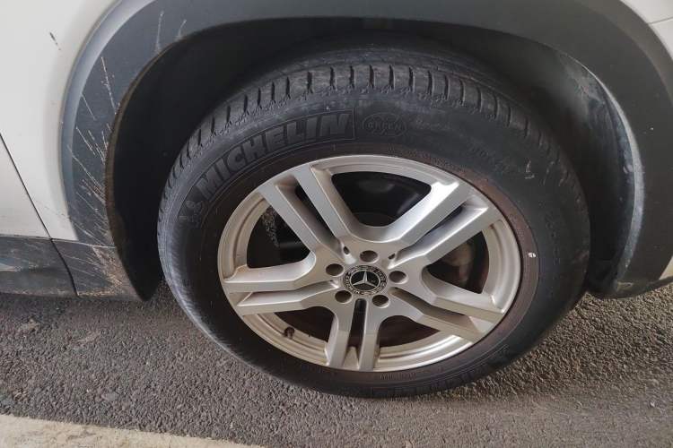 Used Mercedes-Benz GLB 2020 GLB 200 Dynamic Edition Right Front Wheel Hub