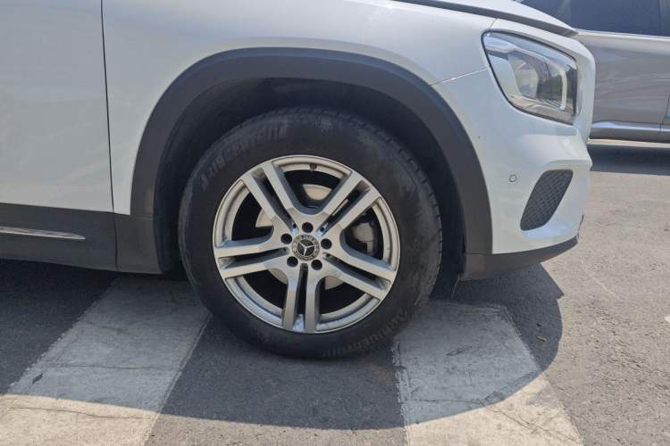 Used Mercedes-Benz GLB 2020 GLB 180 Dynamic Edition Right Front Wheel Hub