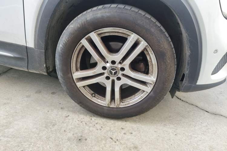 Used Mercedes-Benz GLB 2020 GLB 180 Dynamic Edition Right Front Wheel Hub