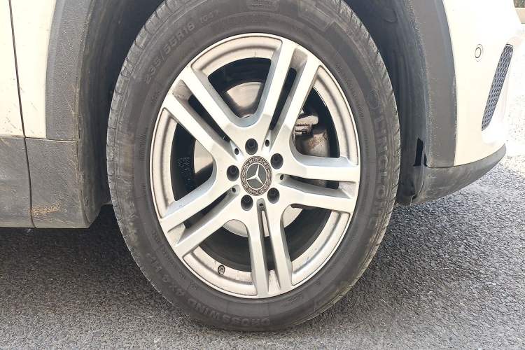 Used Mercedes-Benz GLB 2020 GLB 200 Dynamic Edition Right Front Wheel Hub