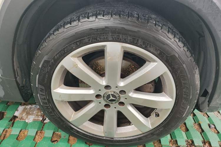 Used Mercedes-Benz GLB 2020 GLB 200 Stylish Edition Right Front Wheel Hub