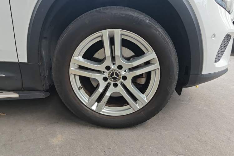 Used Mercedes-Benz GLB 2020 GLB 200 Dynamic Edition Right Front Wheel Hub