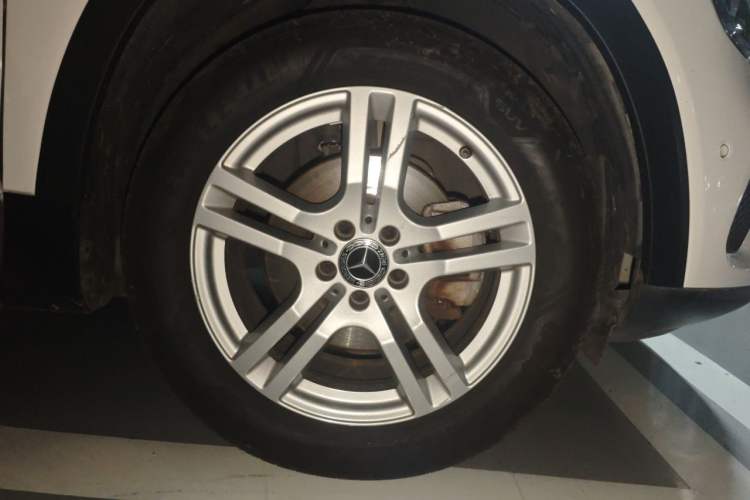 Used Mercedes-Benz GLB 2020 GLB 200 Dynamic Edition Right Front Wheel Hub