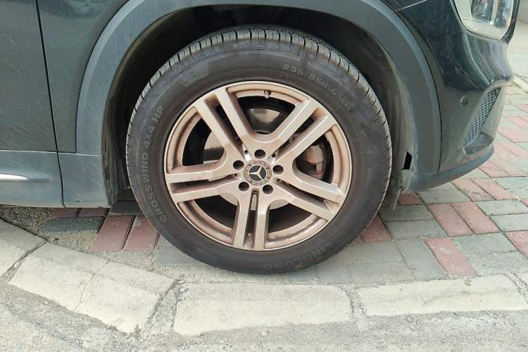 Used Mercedes-Benz GLB 2020 GLB 180 Dynamic Edition Right Front Wheel Hub