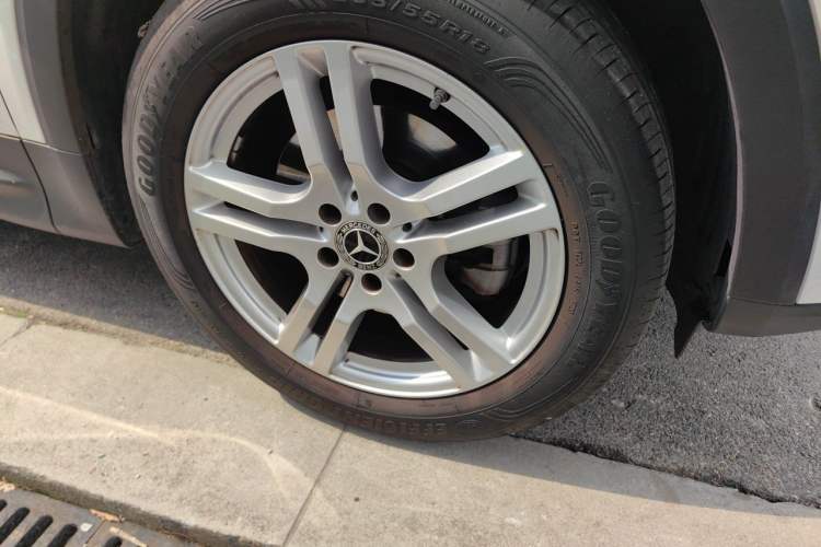 Used Mercedes-Benz GLB 2020 Updated GLB 200 Dynamic Edition Right Front Wheel Hub
