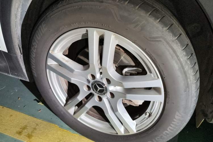 Used Mercedes-Benz GLB 2020 GLB 200 Dynamic Edition Right Front Wheel Hub