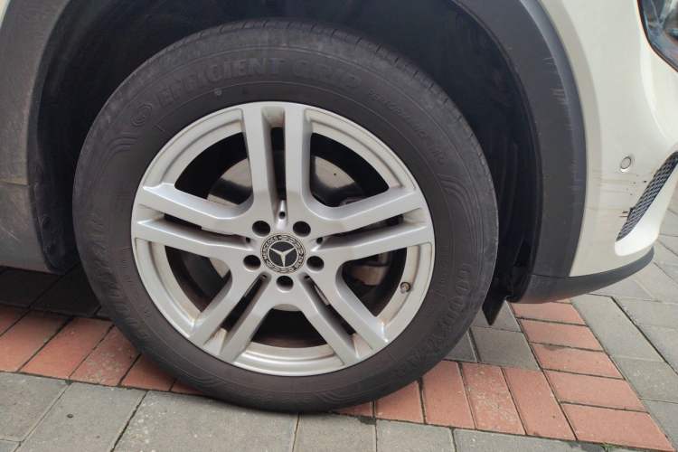 Used Mercedes-Benz GLB 2020 Updated GLB 200 Dynamic Edition Right Front Wheel Hub