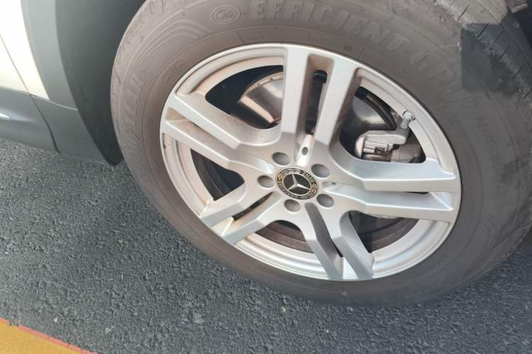 Used Mercedes-Benz GLB 2020 GLB 200 Dynamic Edition Right Front Wheel Hub