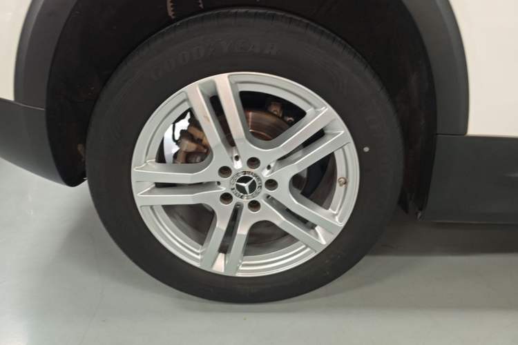 Used Mercedes-Benz GLB 2020 Updated GLB 200 Dynamic Edition Right Rear Wheel Hub