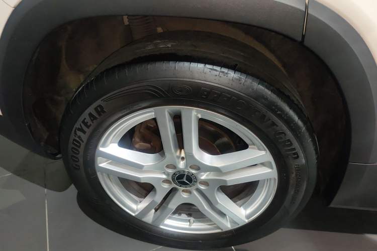 Used Mercedes-Benz GLB 2020 GLB 200 Dynamic Edition Right Rear Wheel Hub
