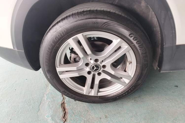 Used Mercedes-Benz GLB 2020 GLB 200 Dynamic Edition Right Rear Wheel Hub