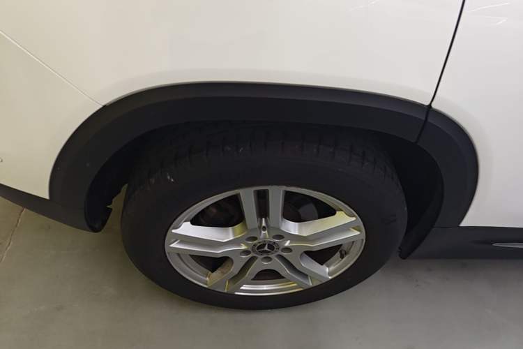 Used Mercedes-Benz GLB 2020 GLB 200 Dynamic Edition Right Rear Wheel Hub