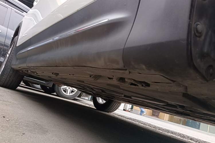 Used Mercedes-Benz GLB 2020 GLB 180 Fashion Model Right Side Sill