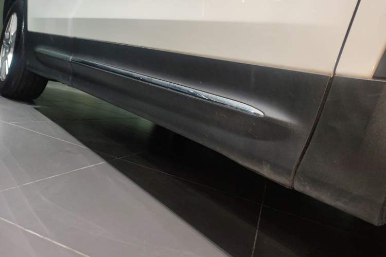 Used Mercedes-Benz GLB 2020 GLB 200 Dynamic Edition Right Side Sill