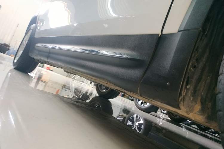 Used Mercedes-Benz GLB 2020 GLB 200 Dynamic Edition Right Side Sill