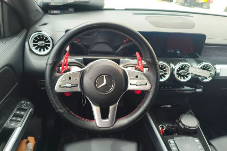 Used Mercedes-Benz GLB 2020 Updated GLB 200 Dynamic Edition Steering Wheel