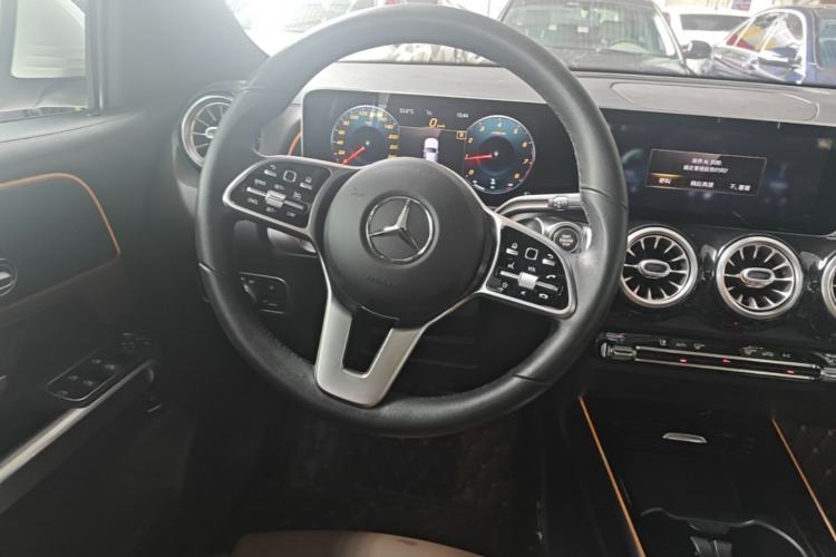 Used Mercedes-Benz GLB 2020 GLB 200 Stylish Edition Steering Wheel