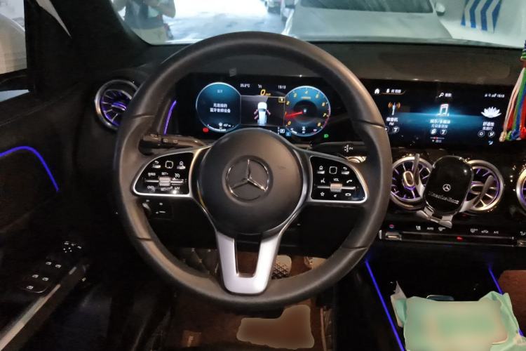 Used Mercedes-Benz GLB 2020 GLB 200 Dynamic Edition Steering Wheel