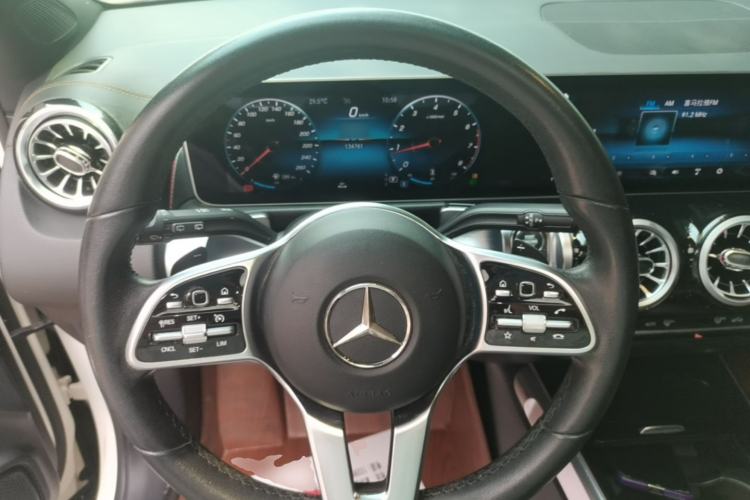 Used Mercedes-Benz GLB 2020 GLB 180 Dynamic Edition Steering Wheel