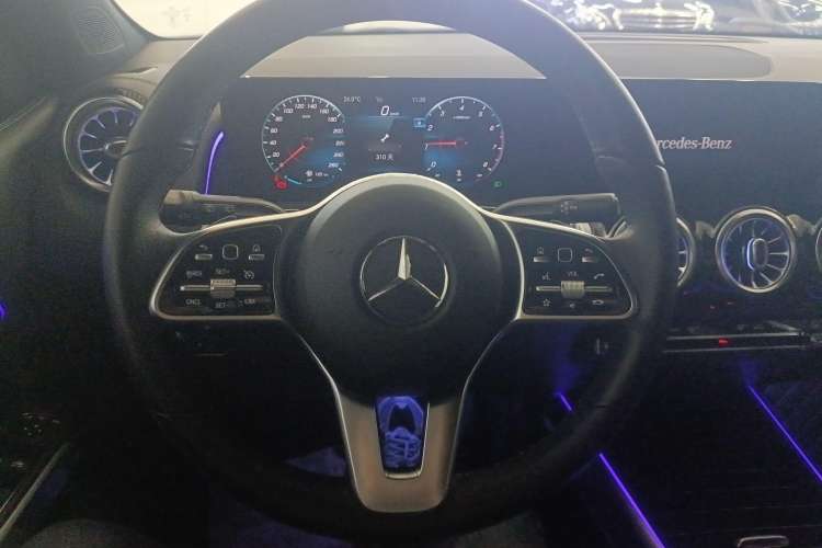 Used Mercedes-Benz GLB 2020 GLB 200 Dynamic Edition Steering Wheel