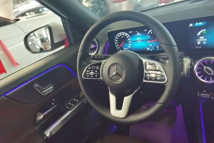 Used Mercedes-Benz GLB 2020 Updated GLB 200 Dynamic Edition Steering Wheel