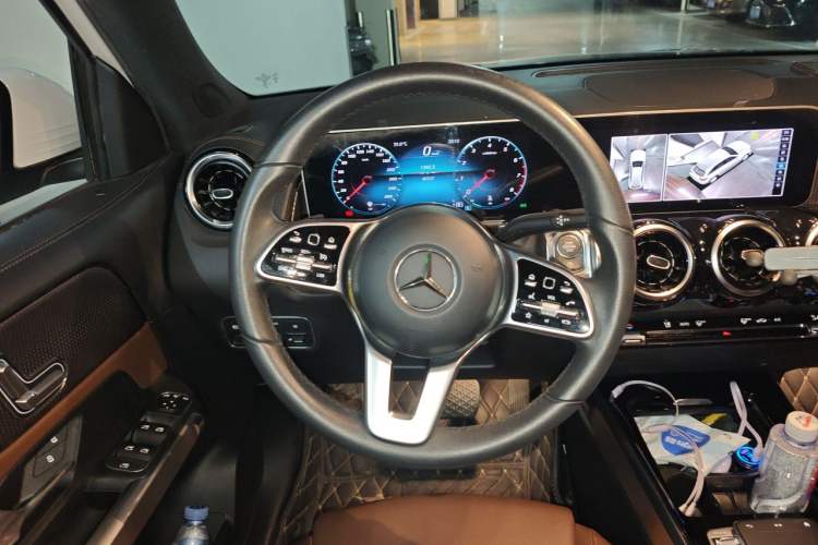 Used Mercedes-Benz GLB 2020 GLB 200 Dynamic Edition Steering Wheel
