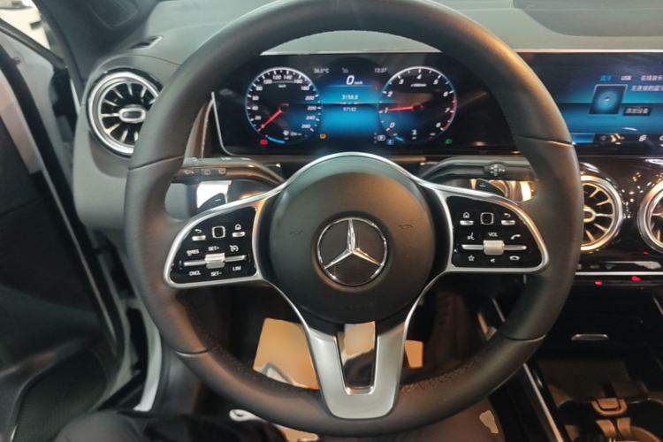 Used Mercedes-Benz GLB 2020 GLB 200 Stylish Edition Steering Wheel