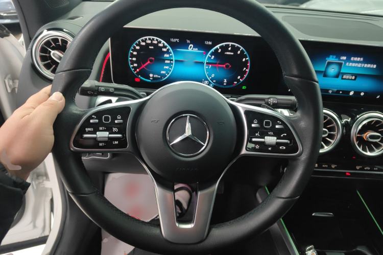 Used Mercedes-Benz GLB 2020 Facelift GLB 200 Fashion Edition Steering Wheel