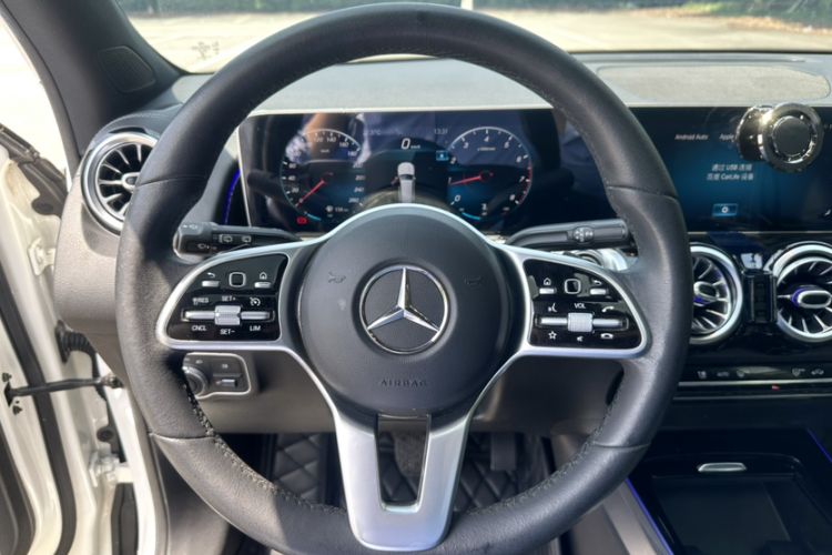 Used Mercedes-Benz GLB 2020 Updated GLB 200 Dynamic Edition Steering Wheel