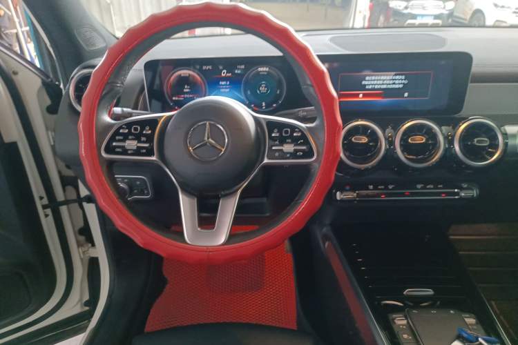 Used Mercedes-Benz GLB 2020 GLB 180 Fashion Model Steering Wheel