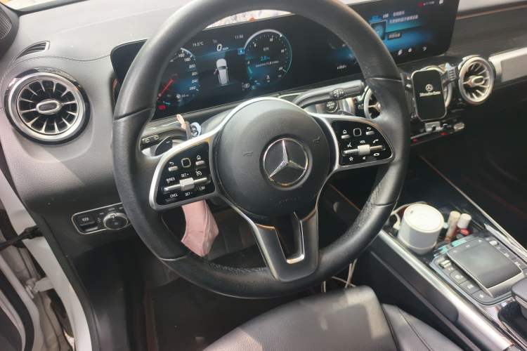 Used Mercedes-Benz GLB 2020 Updated GLB 200 Dynamic Edition Steering Wheel