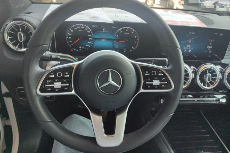 Used Mercedes-Benz GLB 2020 GLB 200 Stylish Edition Steering Wheel