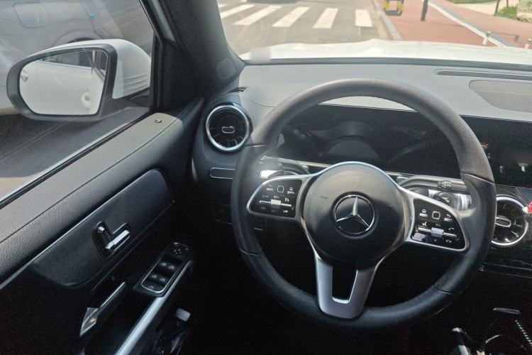 Used Mercedes-Benz GLB 2020 GLB 180 Dynamic Edition Steering Wheel