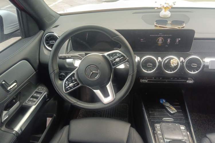 Used Mercedes-Benz GLB 2020 GLB 180 Fashion Model Steering Wheel