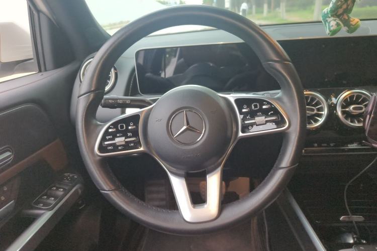 Used Mercedes-Benz GLB 2020 GLB 200 Stylish Edition Steering Wheel