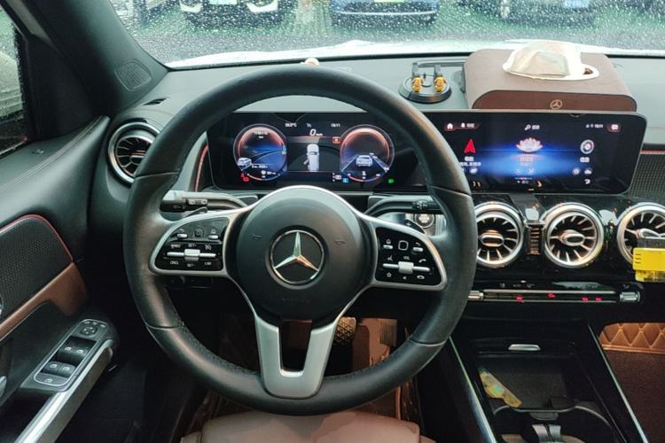 Used Mercedes-Benz GLB 2020 GLB 200 Stylish Edition Steering Wheel