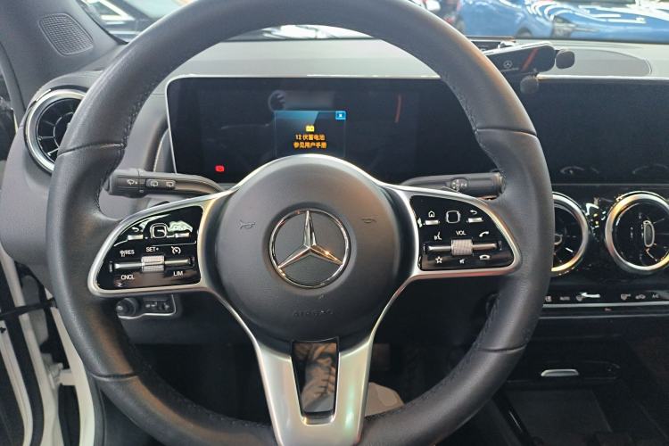 Used Mercedes-Benz GLB 2020 GLB 180 Dynamic Edition Steering Wheel
