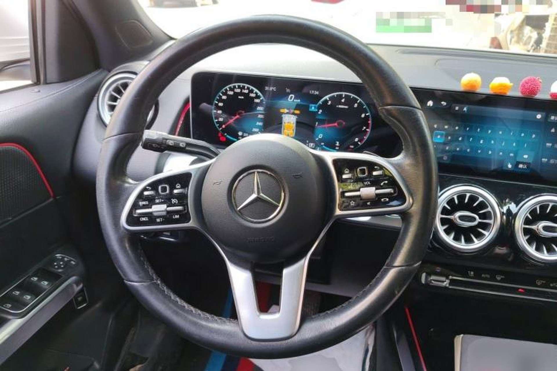 Used Mercedes-Benz GLB 2020 Facelift GLB 200 Fashion Edition Steering Wheel