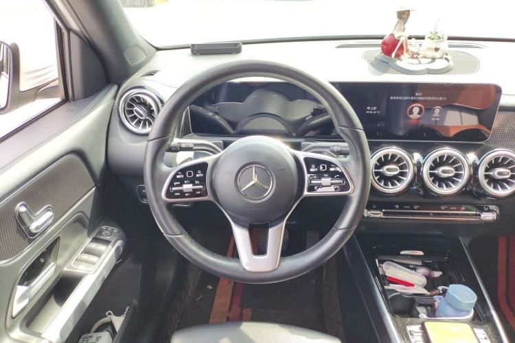 Used Mercedes-Benz GLB 2020 Updated GLB 200 Dynamic Edition Steering Wheel