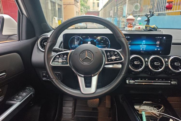 Used Mercedes-Benz GLB 2020 GLB 180 Dynamic Edition Steering Wheel
