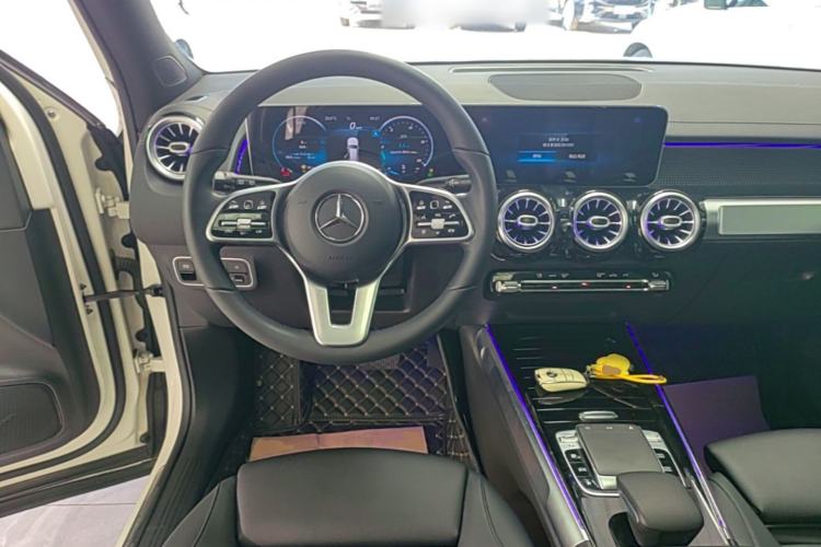 Used Mercedes-Benz GLB 2020 GLB 200 Stylish Edition Steering Wheel