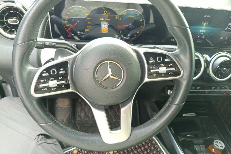 Used Mercedes-Benz GLB 2020 GLB 200 Dynamic Edition Steering Wheel