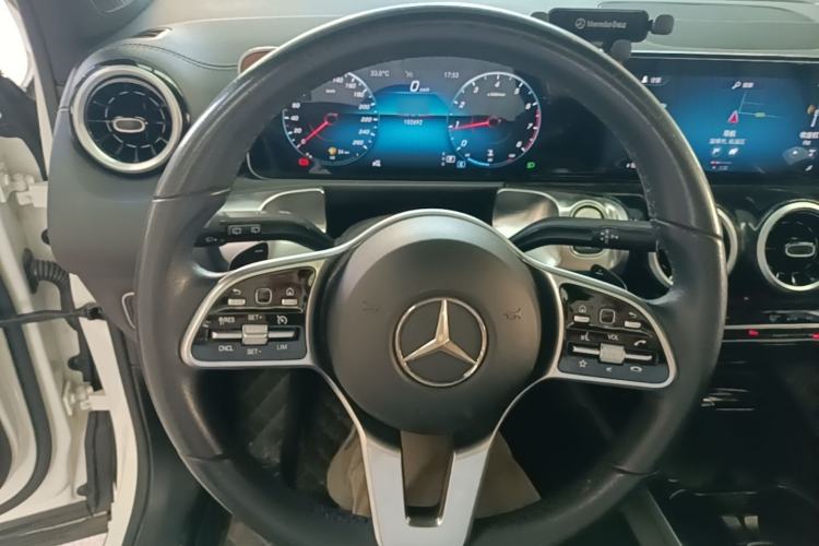 Used Mercedes-Benz GLB 2020 GLB 200 Dynamic Edition Steering Wheel
