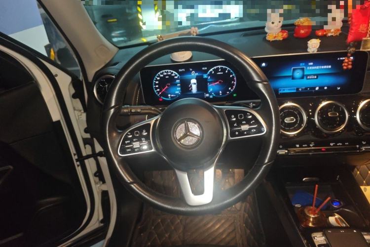 Used Mercedes-Benz GLB 2020 GLB 200 Dynamic Edition Steering Wheel