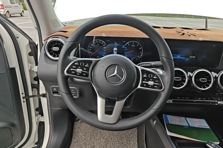 Used Mercedes-Benz GLB 2020 GLB 200 Dynamic Edition Steering Wheel