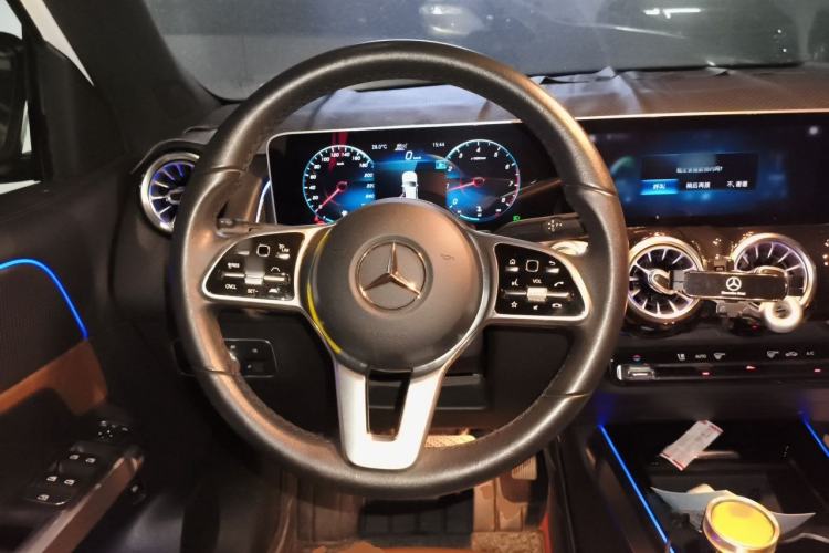 Used Mercedes-Benz GLB 2020 GLB 200 Stylish Edition Steering Wheel