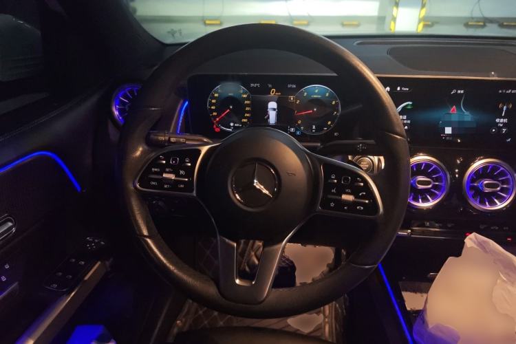 Used Mercedes-Benz GLB 2020 GLB 200 Dynamic Edition Steering Wheel