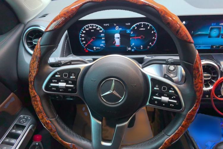 Used Mercedes-Benz GLB 2020 GLB 200 Dynamic Edition Steering Wheel