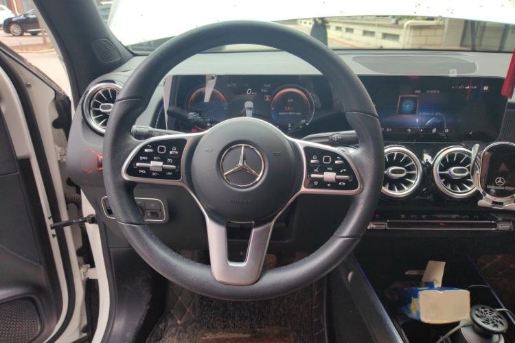 Used Mercedes-Benz GLB 2020 Updated GLB 200 Dynamic Edition Steering Wheel