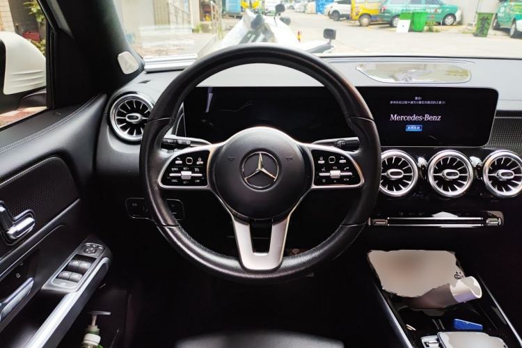 Used Mercedes-Benz GLB 2020 Updated GLB 200 Dynamic Edition Steering Wheel